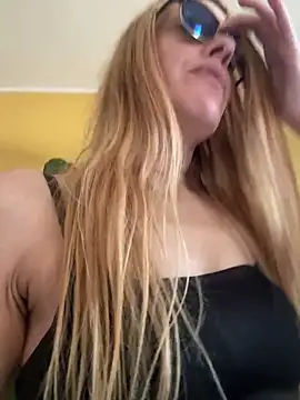 Snapshot of Naylee__ chatting on 27, 6, 2026 Naylee online show from 27, 6, 2026