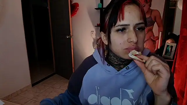 Snapshot of TinnaDawsom chatting on 14, 4, 2026 TinnaDawsom online show from 14, 4, 2026