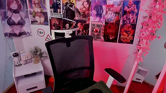 Snapshot of Rudy_02 chatting on 14, 12, 2025 Rudy 02 online show from 14, 12, 2025