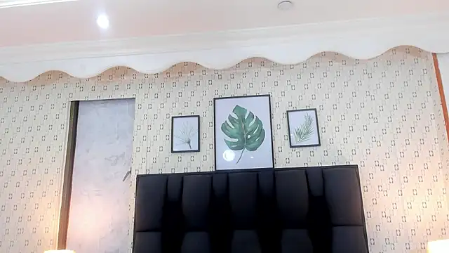 MirandaRossi online show from 4, 2, 2025