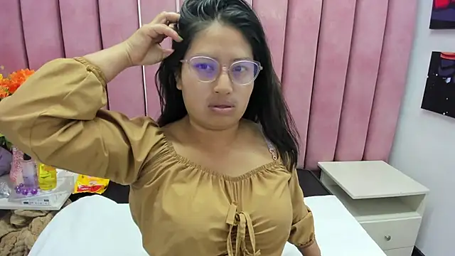 Snapshot of Miaa_Smiith_ chatting on 12, 10, 2025 Miaa Smiith online show from 12, 10, 2025