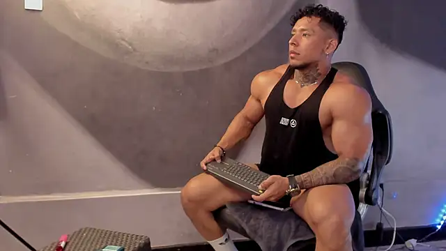 Snapshot of bradley_smith chatting on 18, 1, 2025 bradley smith online show from 18, 1, 2025