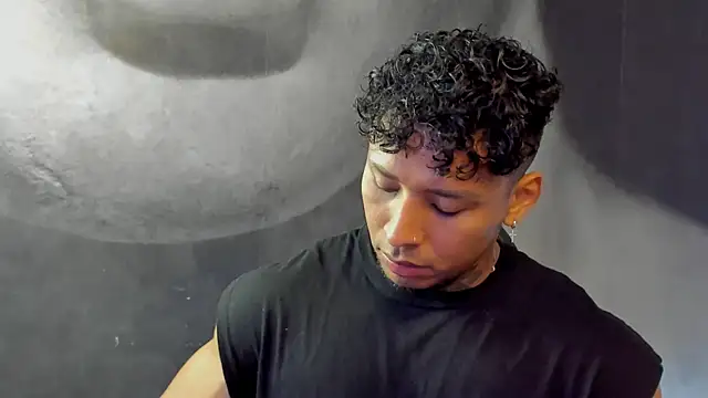 Snapshot of bradley_smith chatting on 19, 1, 2025 bradley smith online show from 19, 1, 2025