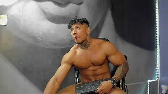 Snapshot of bradley_smith chatting on 26, 1, 2025 bradley smith online show from 26, 1, 2025