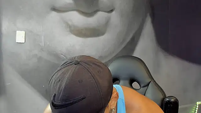 Snapshot of bradley_smith chatting on 2, 2, 2025 bradley smith online show from 2, 2, 2025