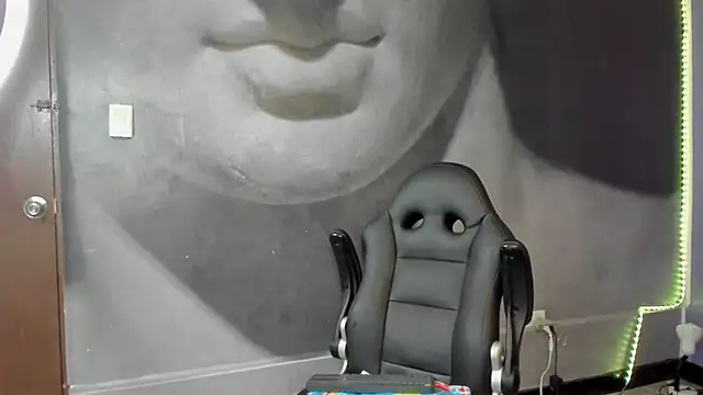 Snapshot of bradley_smith chatting on 2, 2, 2025 bradley smith online show from 2, 2, 2025