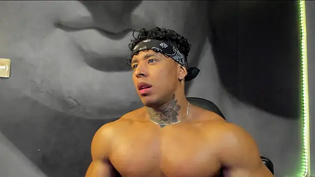 Snapshot of bradley_smith chatting on 11, 2, 2025 bradley smith online show from 11, 2, 2025