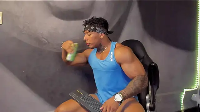 Snapshot of bradley_smith chatting on 11, 2, 2025 bradley smith online show from 11, 2, 2025