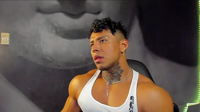 Snapshot of bradley_smith chatting on 12, 2, 2025 bradley smith online show from 12, 2, 2025