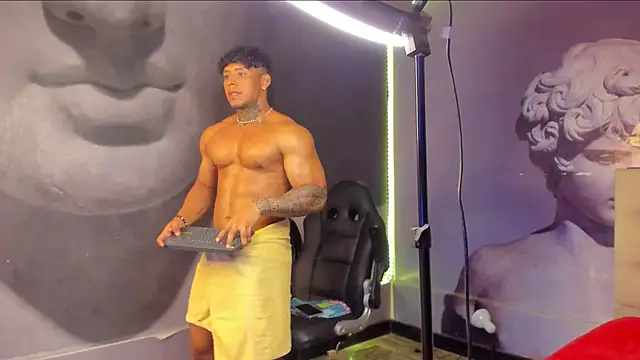 Snapshot of bradley_smith chatting on 15, 2, 2025 bradley smith online show from 15, 2, 2025