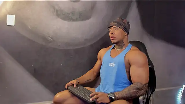 Snapshot of bradley_smith chatting on 18, 2, 2025 bradley smith online show from 18, 2, 2025