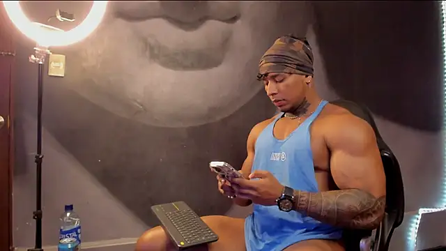 Snapshot of bradley_smith chatting on 18, 2, 2025 bradley smith online show from 18, 2, 2025