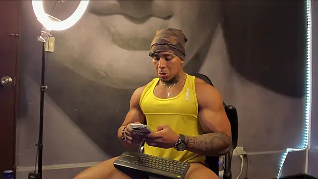 Snapshot of bradley_smith chatting on 22, 2, 2025 bradley smith online show from 22, 2, 2025