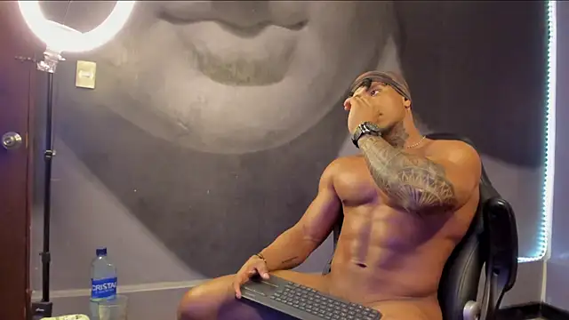 Snapshot of bradley_smith chatting on 23, 2, 2025 bradley smith online show from 23, 2, 2025