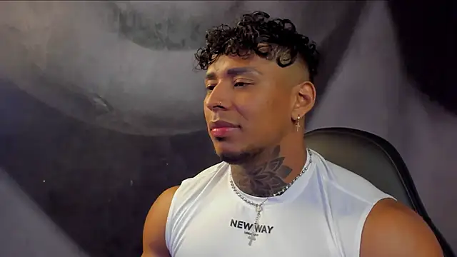 Snapshot of bradley_smith chatting on 25, 2, 2025 bradley smith online show from 25, 2, 2025