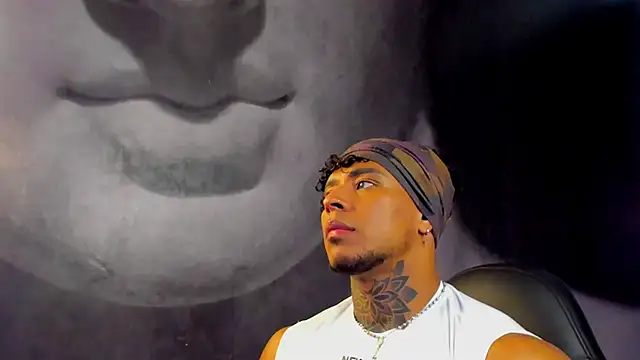 Snapshot of bradley_smith chatting on 5, 3, 2025 bradley smith online show from 5, 3, 2025