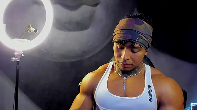 Snapshot of bradley_smith chatting on 6, 3, 2025 bradley smith online show from 6, 3, 2025