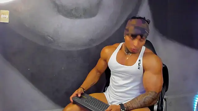 Snapshot of bradley_smith chatting on 6, 3, 2025 bradley smith online show from 6, 3, 2025