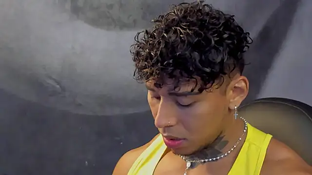 Snapshot of bradley_smith chatting on 7, 3, 2025 bradley smith online show from 7, 3, 2025