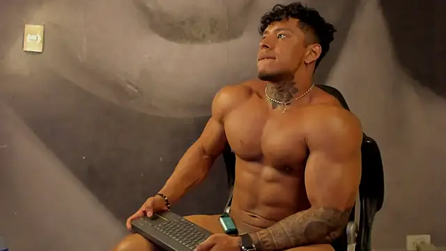 Snapshot of bradley_smith chatting on 11, 3, 2025 bradley smith online show from 11, 3, 2025