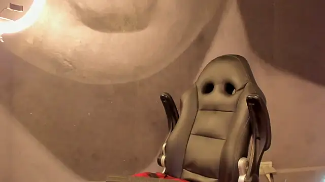 Snapshot of bradley_smith chatting on 18, 3, 2025 bradley smith online show from 18, 3, 2025