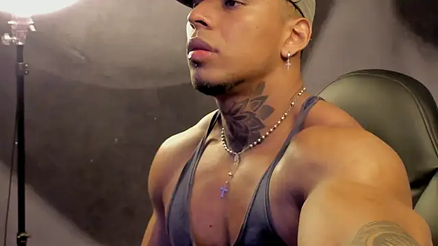 Snapshot of bradley_smith chatting on 20, 3, 2025 bradley smith online show from 20, 3, 2025