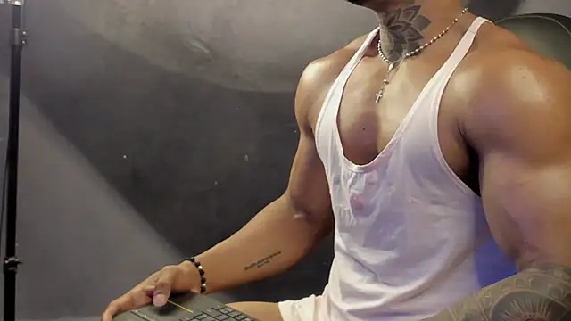 Snapshot of bradley_smith chatting on 20, 3, 2025 bradley smith online show from 20, 3, 2025