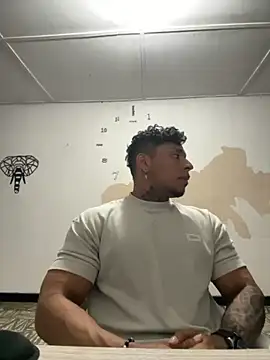 Snapshot of bradley_smith chatting on 19, 9, 2025 bradley smith online show from 19, 9, 2025