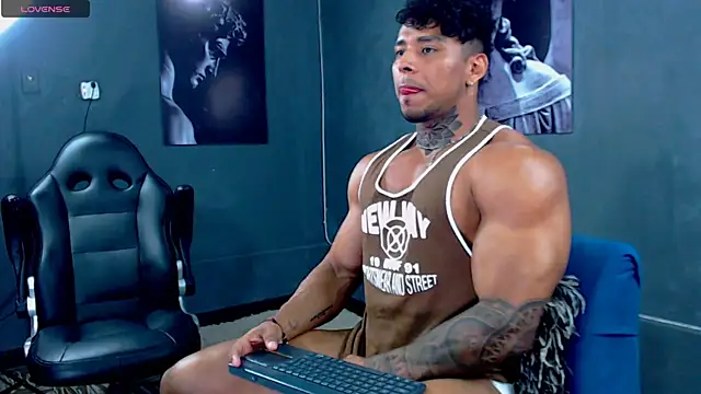 Snapshot of bradley_smith chatting on 3, 10, 2025 bradley smith online show from 3, 10, 2025