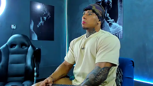 Snapshot of bradley_smith chatting on 14, 10, 2025 bradley smith online show from 14, 10, 2025