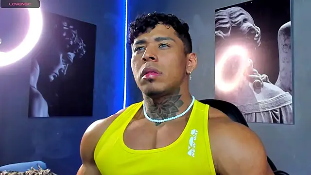 Snapshot of bradley_smith chatting on 23, 10, 2025 bradley smith online show from 23, 10, 2025