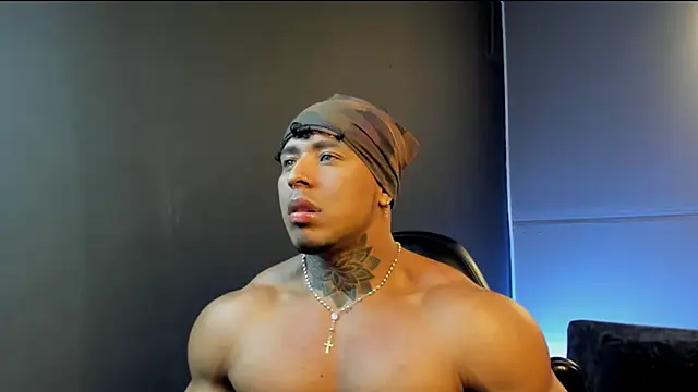 Snapshot of bradley_smith chatting on 31, 10, 2025 bradley smith online show from 31, 10, 2025