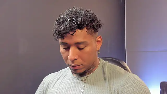 Snapshot of bradley_smith chatting on 3, 11, 2025 bradley smith online show from 3, 11, 2025