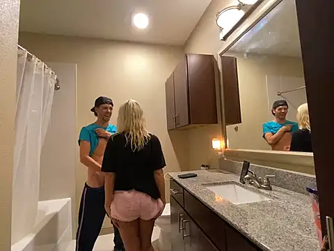 girlfriendmissy online show from 5, 1, 2025