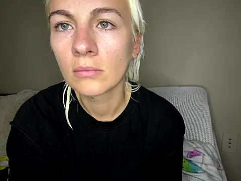 girlfriendmissy online show from 3, 10, 2025