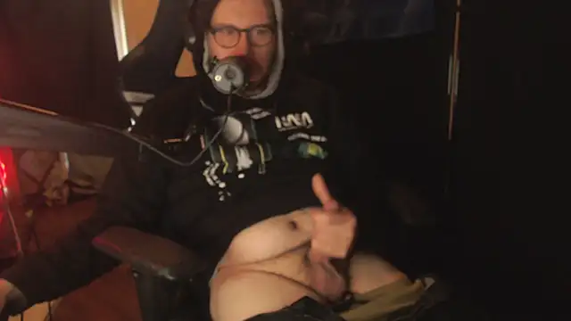 chicostick413 online show from 4, 12, 2025