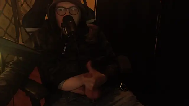 chicostick413 online show from 9, 4, 2026