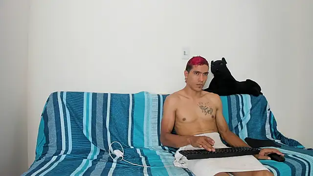 Snapshot of QuinnAndpuma1 chatting on 31, 1, 2025 QuinnAndpuma1 online show from 31, 1, 2025