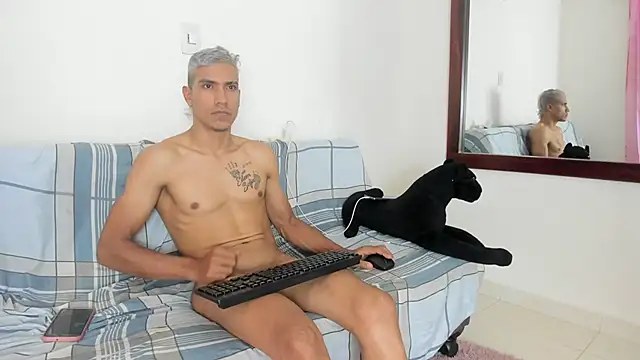 Snapshot of QuinnAndpuma1 chatting on 7, 3, 2025 QuinnAndpuma1 online show from 7, 3, 2025