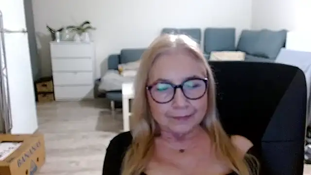 Snapshot of sofia_xkiss chatting on 17, 12, 2024 sofia xkiss online show from 17, 12, 2024