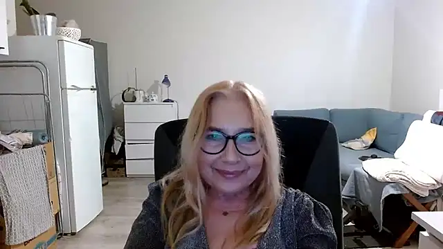 Snapshot of sofia_xkiss chatting on 2, 3, 2025 sofia xkiss online show from 2, 3, 2025