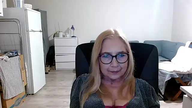 Snapshot of sofia_xkiss chatting on 4, 3, 2025 sofia xkiss online show from 4, 3, 2025