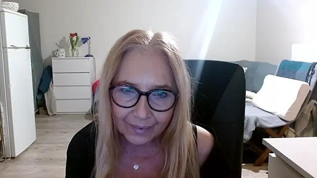 Snapshot of sofia_xkiss chatting on 9, 3, 2025 sofia xkiss online show from 9, 3, 2025