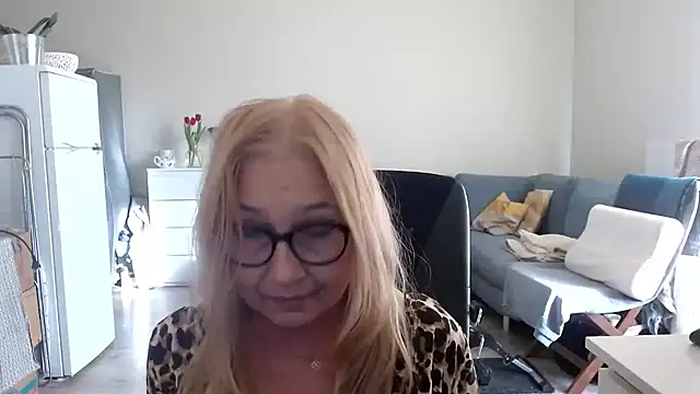 Snapshot of sofia_xkiss chatting on 10, 3, 2025 sofia xkiss online show from 10, 3, 2025