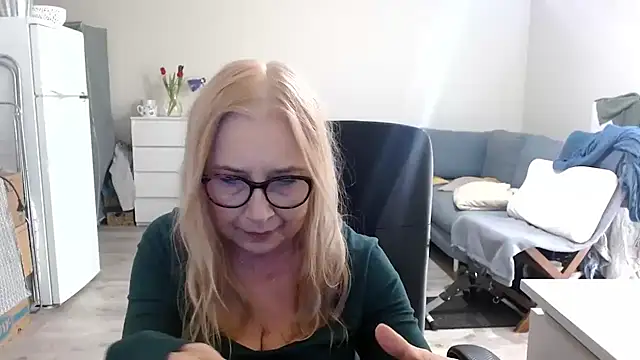 Snapshot of sofia_xkiss chatting on 12, 3, 2025 sofia xkiss online show from 12, 3, 2025