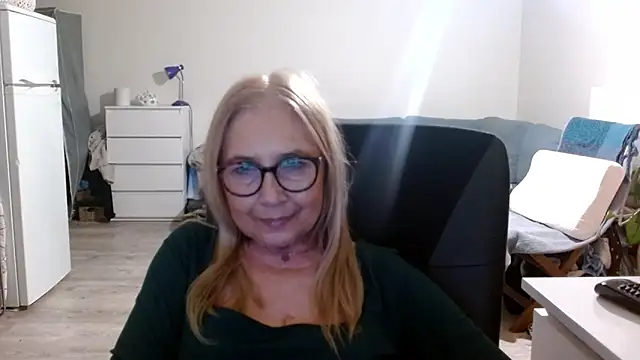 Snapshot of sofia_xkiss chatting on 15, 3, 2025 sofia xkiss online show from 15, 3, 2025