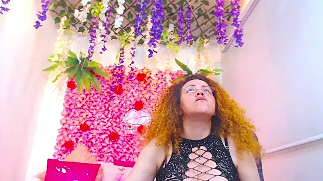 BLONDE SEXYHOT online show from 4, 12, 2025