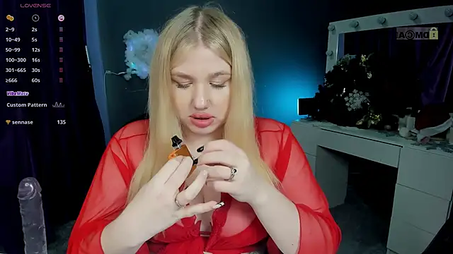 Snapshot of juli_kisss chatting on 10, 1, 2025 juli kisss online show from 10, 1, 2025