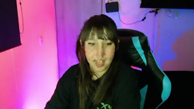 Snapshot of Skarlet_Adams28 chatting on 7, 4, 2026 Skarlet Adams28 online show from 7, 4, 2026