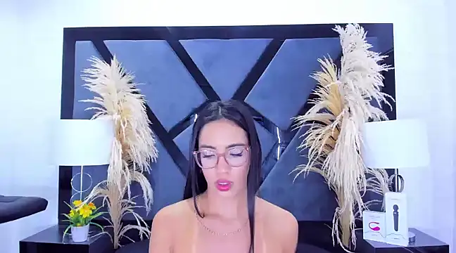 KylieWhite online show from 16, 1, 2025